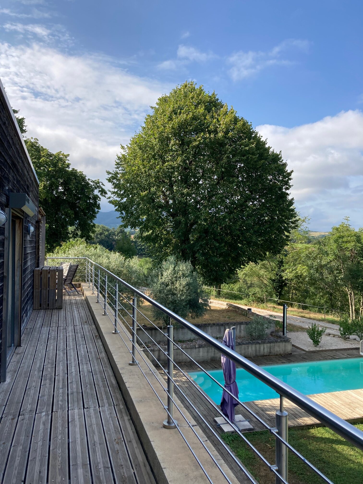 balcon séjour ressource Drôme vue tilleul et piscine